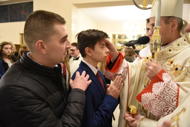 Bierzmowanie u Matki Bożej Nieustającej Pomocy w Mielcu - cz. 2