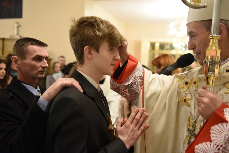 Bierzmowanie u Matki Bożej Nieustającej Pomocy w Mielcu - cz. 2