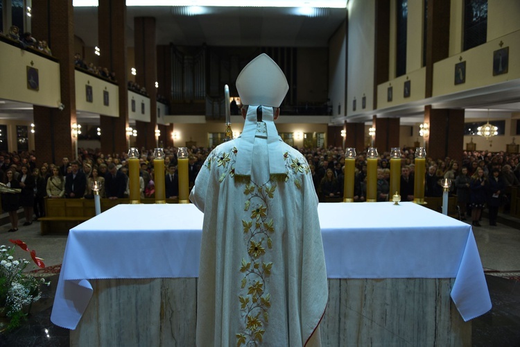 Bierzmowanie u Matki Bożej Nieustającej Pomocy w Mielcu - cz. 2
