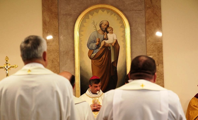 Poświęcenie Domu Duszpasterskiego św. Józefa w Andrychowie.