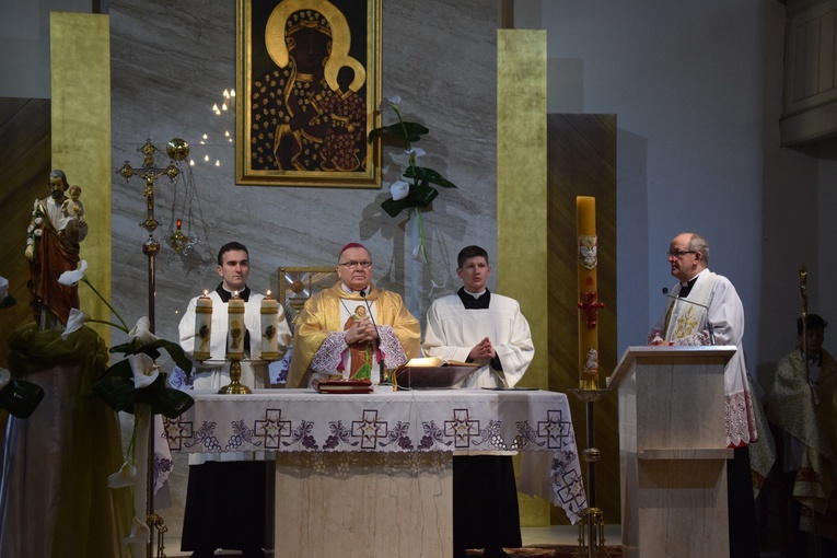 Abp Gołębiewski: Bóg przemawia do człowieka w ciszy