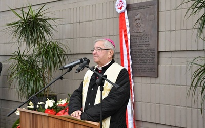 Święto Uniwersytetu Gdańskiego. Odsłonięcie tablicy upamiętniającej prezydenta Kaczyńskiego