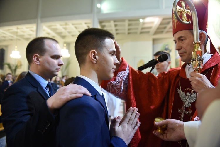 Bierzmowanie w par. Trójcy Przenajświętszej w Mielcu