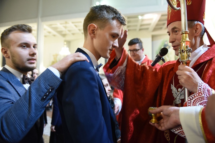 Bierzmowanie w par. Trójcy Przenajświętszej w Mielcu