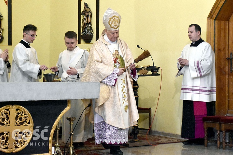 Konsekracja ołtarza w Wałbrzychu