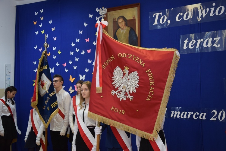 Nadanie imienia Szkole Podstawowej w Trębkach