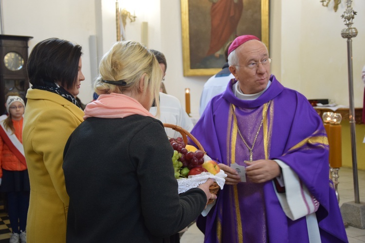 Nadanie imienia Szkole Podstawowej w Trębkach