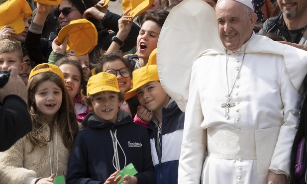 Franciszek: Niech wam nie braknie pogody ducha i uśmiechu