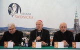 Konferencja prasowa przed uroczystościami 15-lecia diecezji świdnickiej w Świdnickiej Kurii Biskupiej.