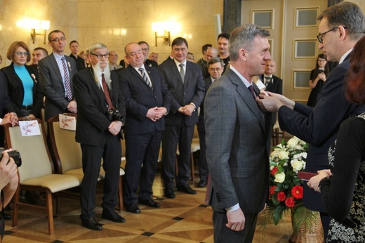 Katowice: wręczenie Krzyży Wolności i Solidarności
