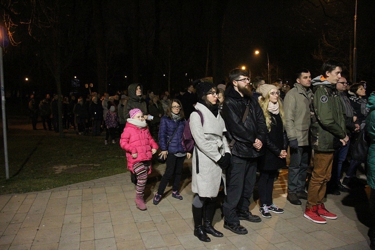 Droga Krzyżowa w Parku Miejskim w Legnicy