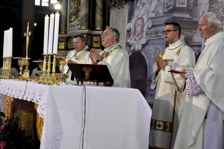 Uroczystości 15-lecia diecezji świdnickiej z udziałem abp. Salvatore Pennacchio