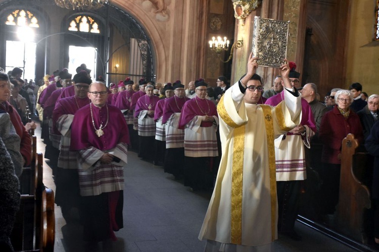 Uroczystości 15-lecia diecezji świdnickiej z udziałem abp. Salvatore Pennacchio