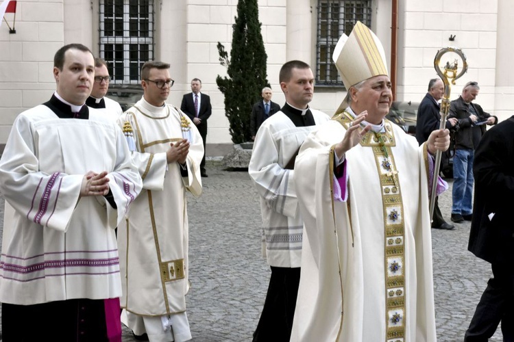 Uroczystości 15-lecia diecezji świdnickiej z udziałem abp. Salvatore Pennacchio