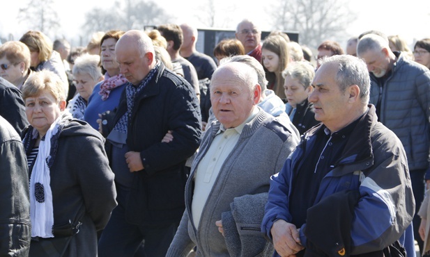 Droga Krzyżowa w intencji trzeźwości w KL Birkenau - 2019