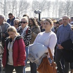 Droga Krzyżowa w intencji trzeźwości w KL Birkenau - 2019