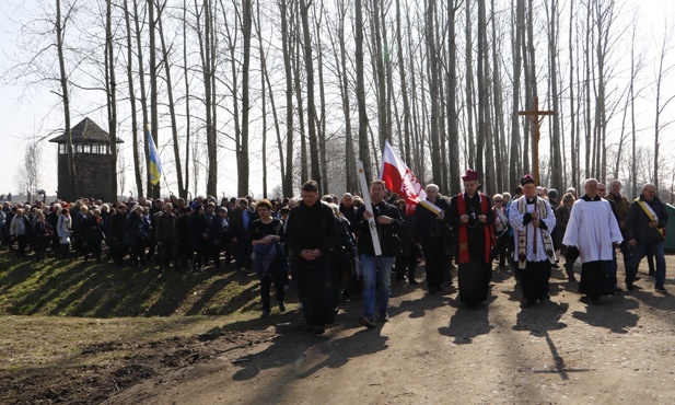 Droga Krzyżowa w intencji trzeźwości w KL Birkenau - 2019