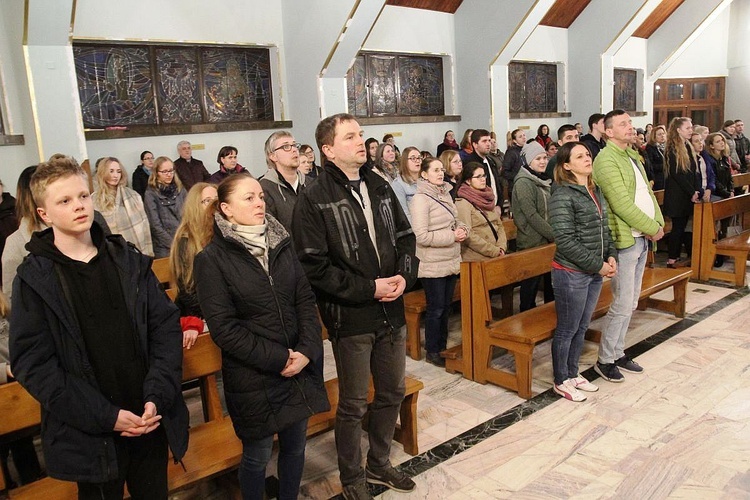 MU - "Młodzi Uwielbiają" z ks. Adamem Wandzlem na Złotych Łanach