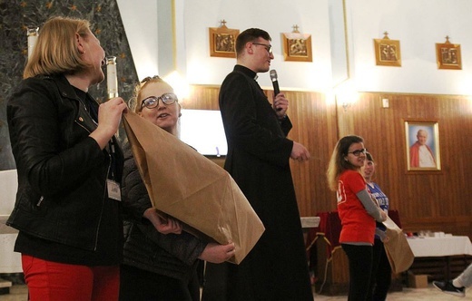 MU - "Młodzi Uwielbiają" z ks. Adamem Wandzlem na Złotych Łanach