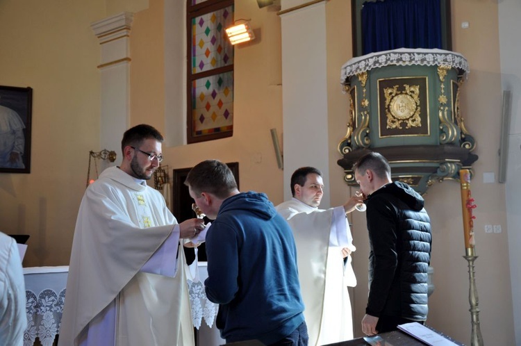 Alumni u św. Alojzego w Turkowie.