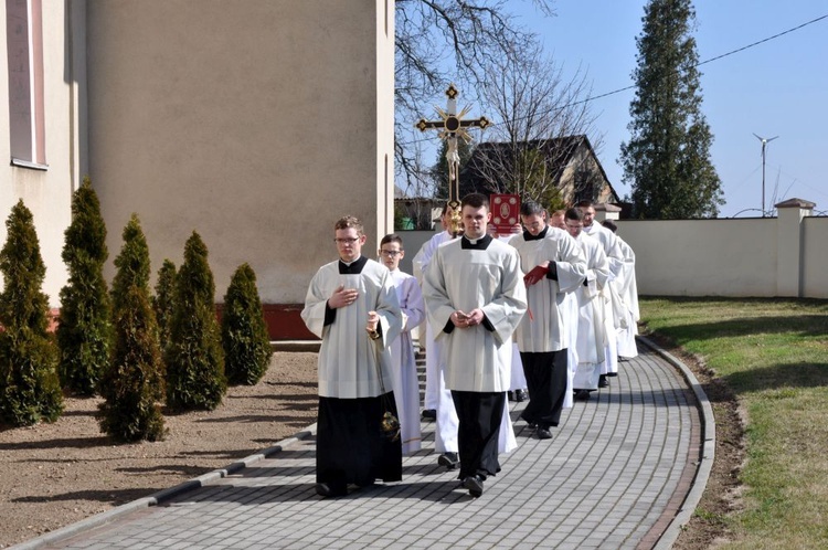 Alumni u św. Alojzego w Turkowie.