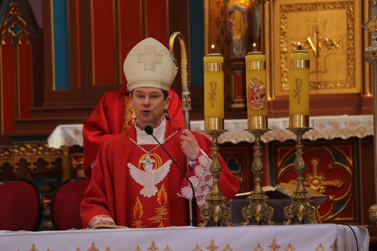 Bierzmowanie uczniów szkół salezjańskich we Wrocławiu