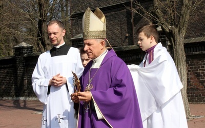 Relikwie św. Jana Pawła II dla zabrzańskiej parafii