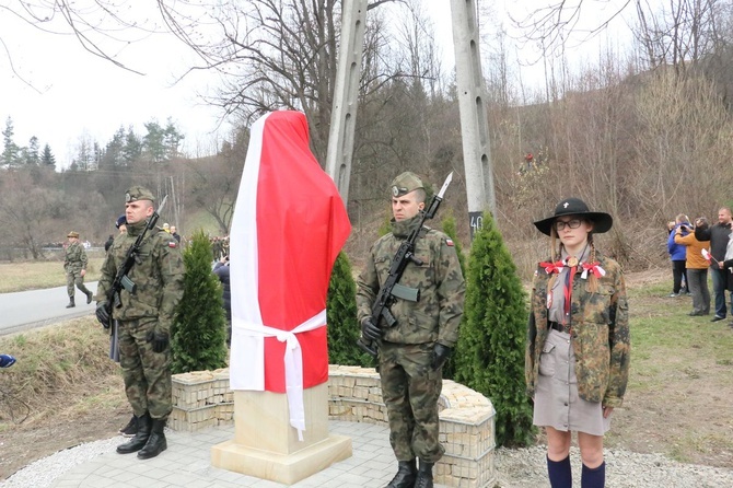 Odsłonięcie popiersia mjr. Zygmunta Szendzielarza "Łupaszki"