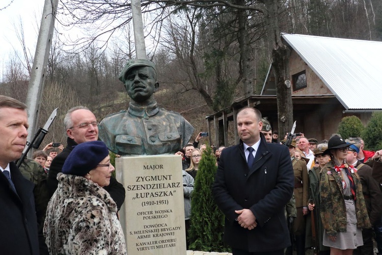 Odsłonięcie popiersia mjr. Zygmunta Szendzielarza "Łupaszki"