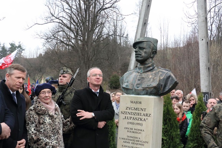 Odsłonięcie popiersia mjr. Zygmunta Szendzielarza "Łupaszki"