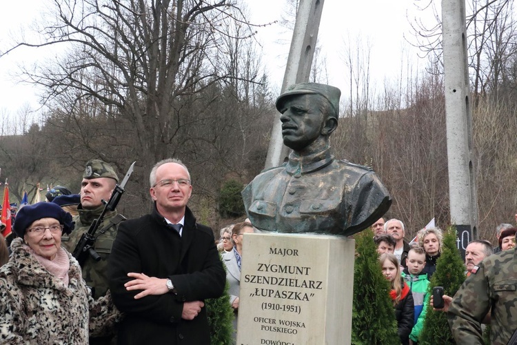 Odsłonięcie popiersia mjr. Zygmunta Szendzielarza "Łupaszki"