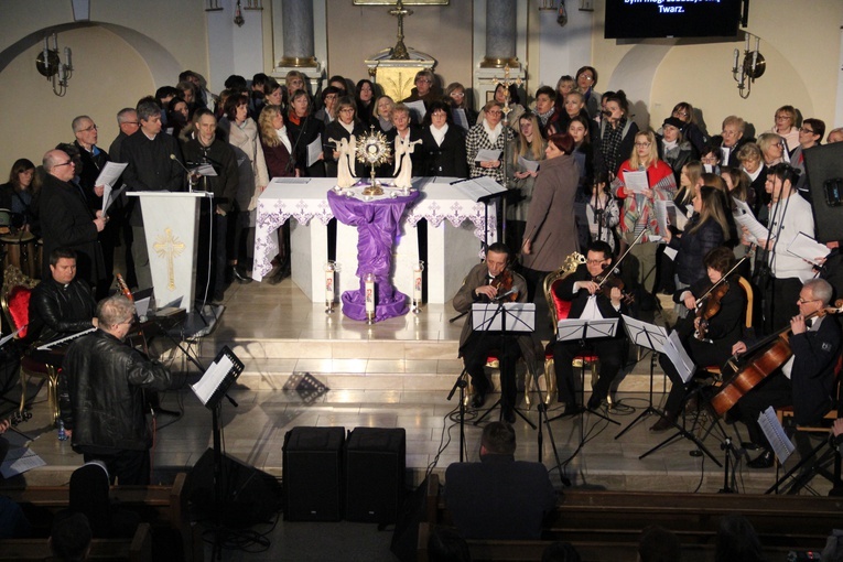 Warsztaty uwielbieniowe i finałowa adoracja Najświętszego Sakramentu