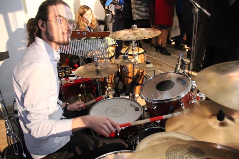 Warsztaty uwielbieniowe i finałowa adoracja Najświętszego Sakramentu