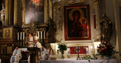 Abp Kupny w Sanktuarium Jasnogórskiej Matki Kościoła: Słowo szuka człowieka