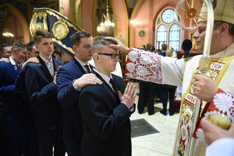 Bierzmowanie u św. Kazimierza w Nowym Sączu