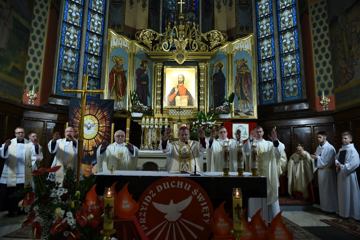 Bierzmowanie u św. Kazimierza w Nowym Sączu tarnow.gosc.pl Parafia Św. Kazimierza w Nowym Sączu