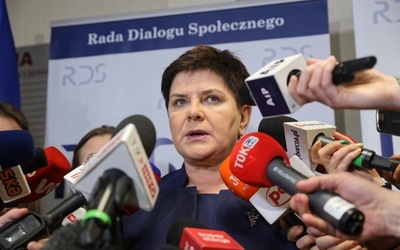 Szydło: Apelujemy do nauczycieli, by nie strajkowali w czasie egzaminów