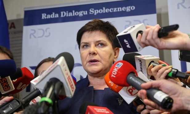 Szydło: Apelujemy do nauczycieli, by nie strajkowali w czasie egzaminów