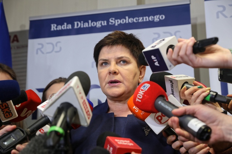 Szydło: Apelujemy do nauczycieli, by nie strajkowali w czasie egzaminów