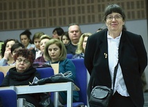 – Regularnie organizujemy sesje i konferencje, by służyć pomocą nauczycielom i wychowawcom – mówi Magdalena Urbańska z KSW.