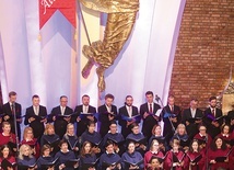 ▲	Inauguracyjny koncert oratoryjny gromadzi  co roku wielu wykonawców.