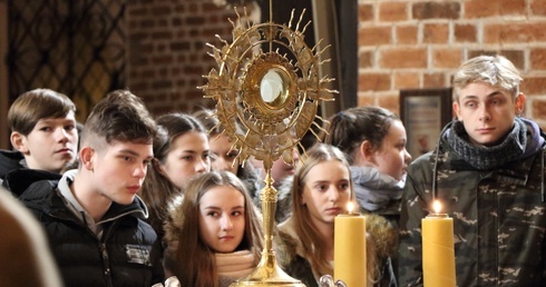 Spotkanie "Młodzi modlą się za młodych" w Dobrym Mieście