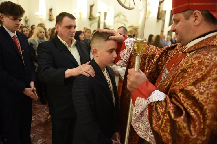 Bierzmowanie w Łososinie Dolnej