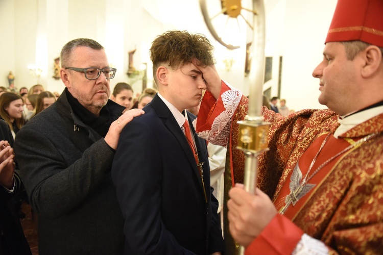 Bierzmowanie w Łososinie Dolnej