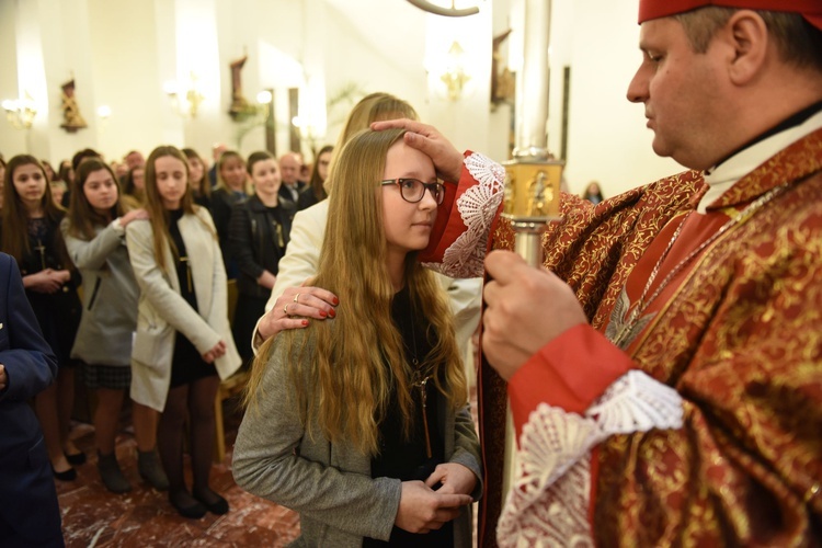 Bierzmowanie w Łososinie Dolnej