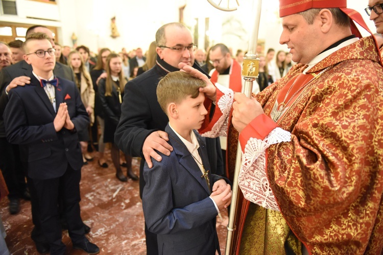 Bierzmowanie w Łososinie Dolnej