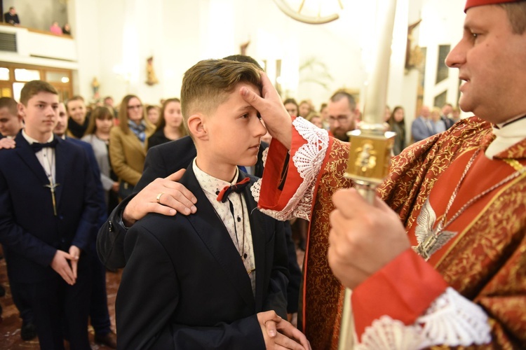 Bierzmowanie w Łososinie Dolnej