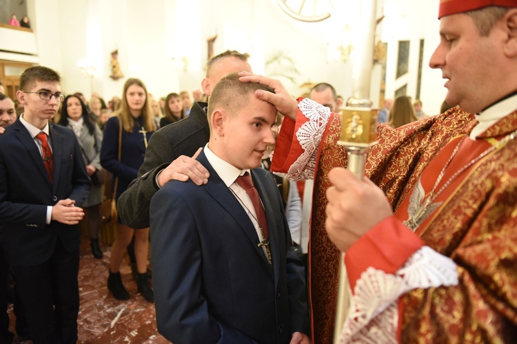 Bierzmowanie w Łososinie Dolnej