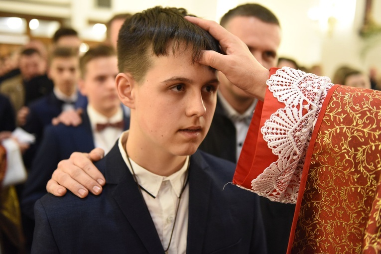 Bierzmowanie w Łososinie Dolnej