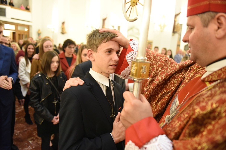 Bierzmowanie w Łososinie Dolnej